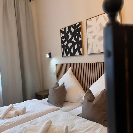 Apartment Geraeumiges 3 Raum-city-apartment -ost-2- Dusseldorf