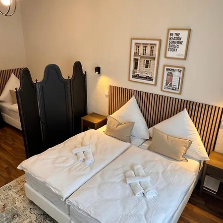 Apartment Geraeumiges 3 Raum-city-apartment -ost-2-