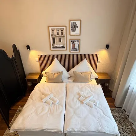 Geraeumiges 3 Raum-city-apartment -ost-2- * Dusseldorf