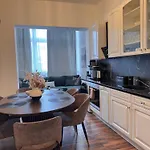 Geräumiges 3 Raum-city-apartment -ost-2-