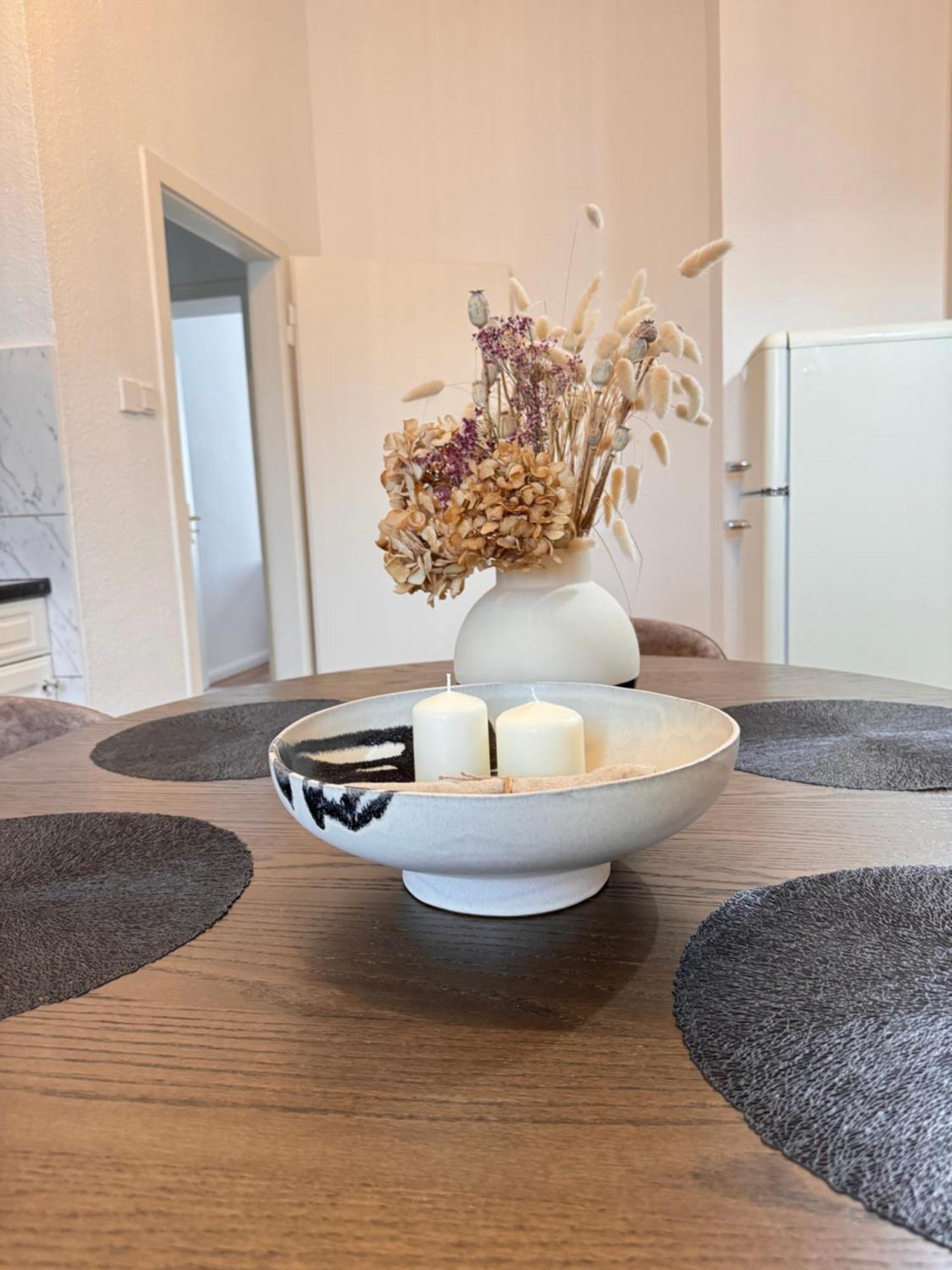 Geräumiges 3 Raum-city-apartment -ost-2- Apartment