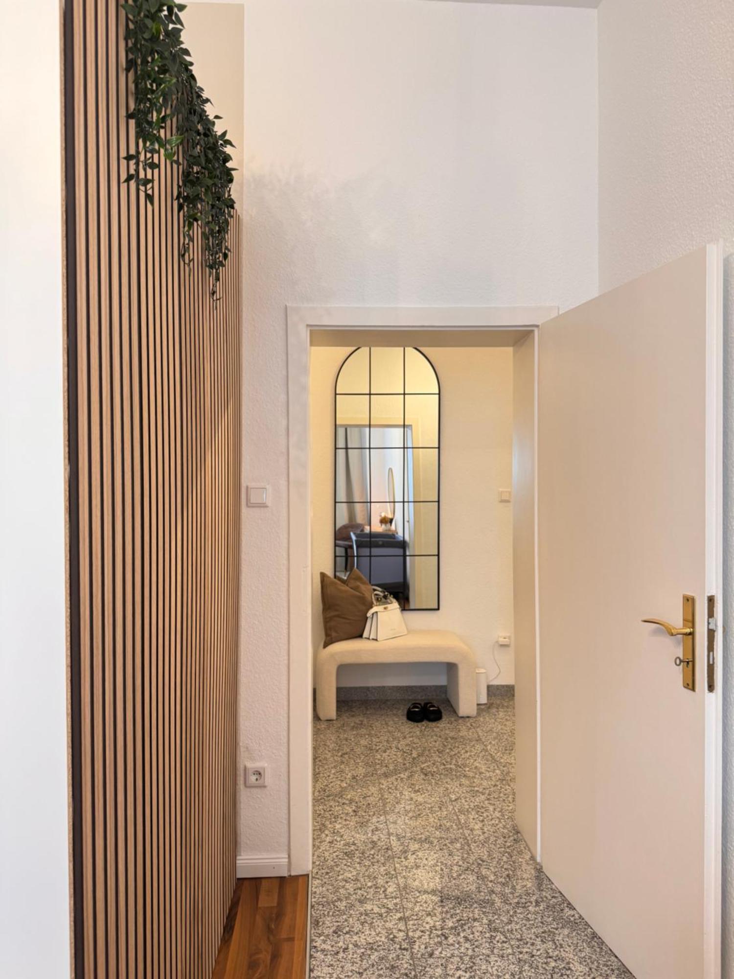 Geräumiges 3 Raum-city-apartment -ost-2- Düsseldorf