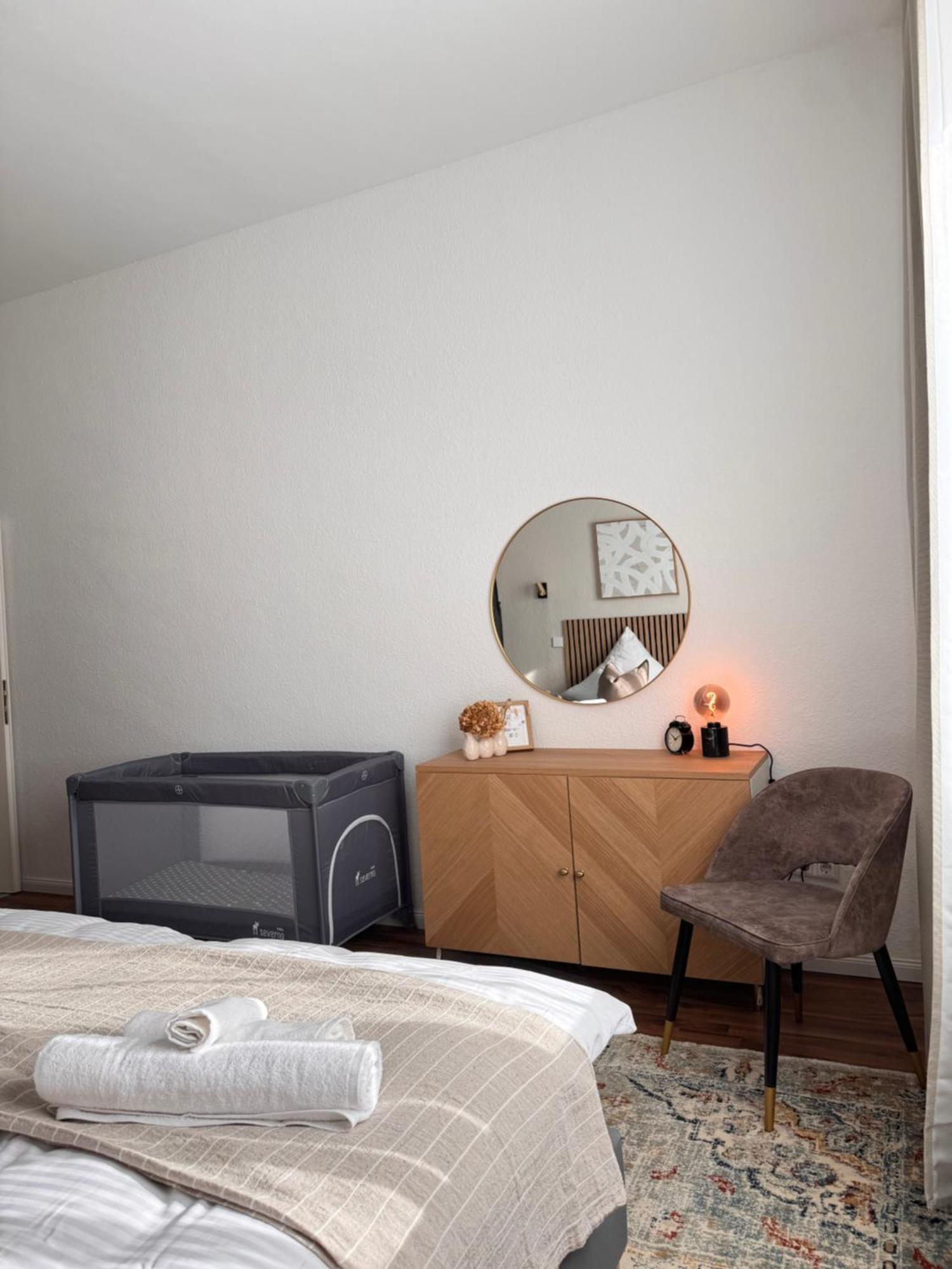 Geräumiges 3 Raum-city-apartment -ost-2- Düsseldorf