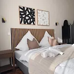 Geräumiges 3 Raum-city-apartment -ost-2- Düsseldorf