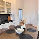 Geräumiges 3 Raum-city-apartment -ost-2- Apartment Düsseldorf