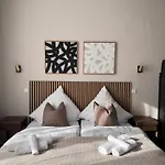 Geraeumiges 3 Raum-City-Apartment -Ost-2-