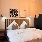 Geraeumiges 3 Raum-city-apartment -ost-2- Apartment Dusseldorf