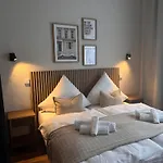 Geraeumiges 3 Raum-city-apartment -ost-2- Apartment Dusseldorf