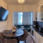Geraeumiges 3 Raum-city-apartment -ost-2- Dusseldorf