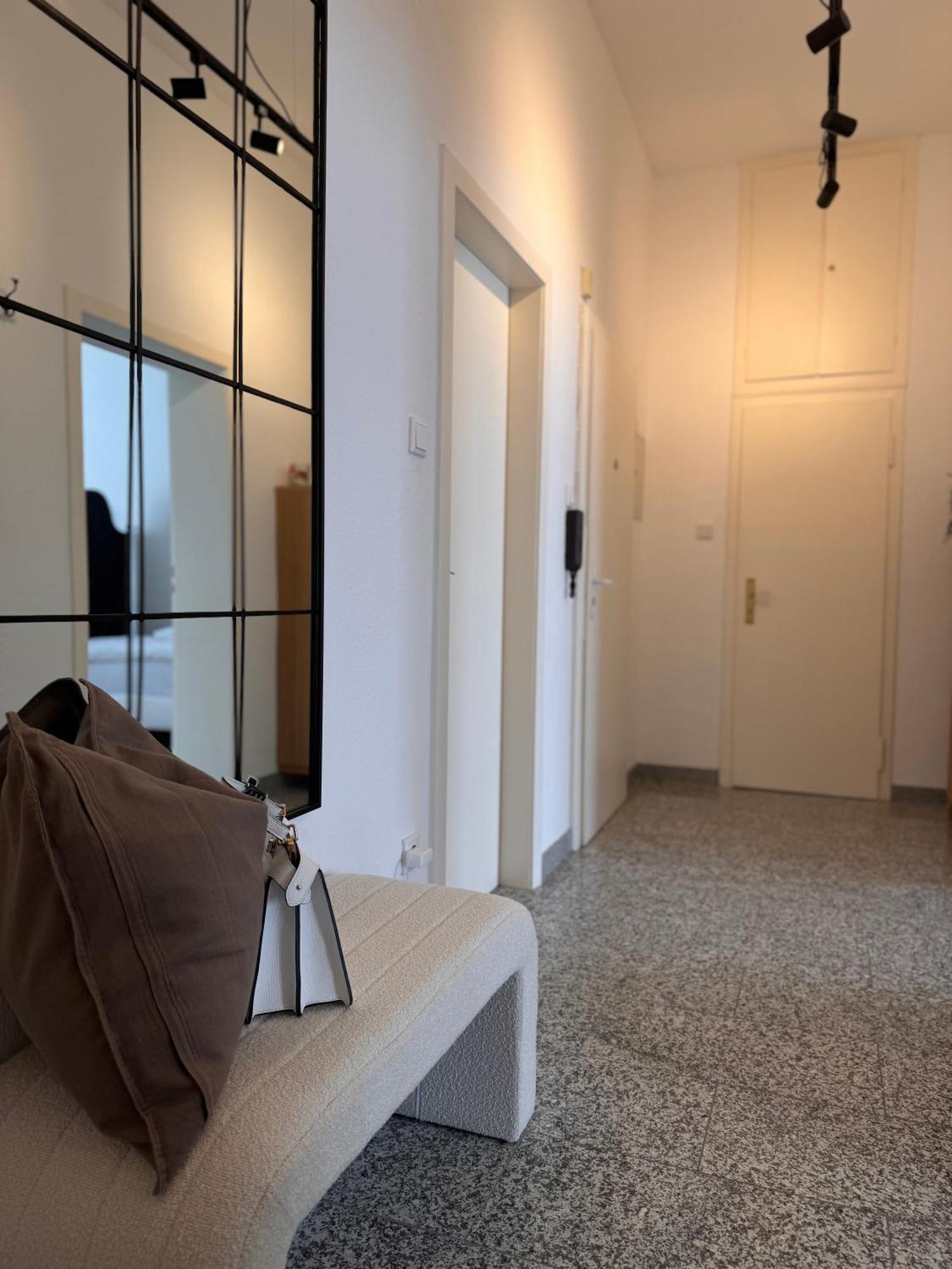 Apartment Geraeumiges 3 Raum-city-apartment -ost-2-