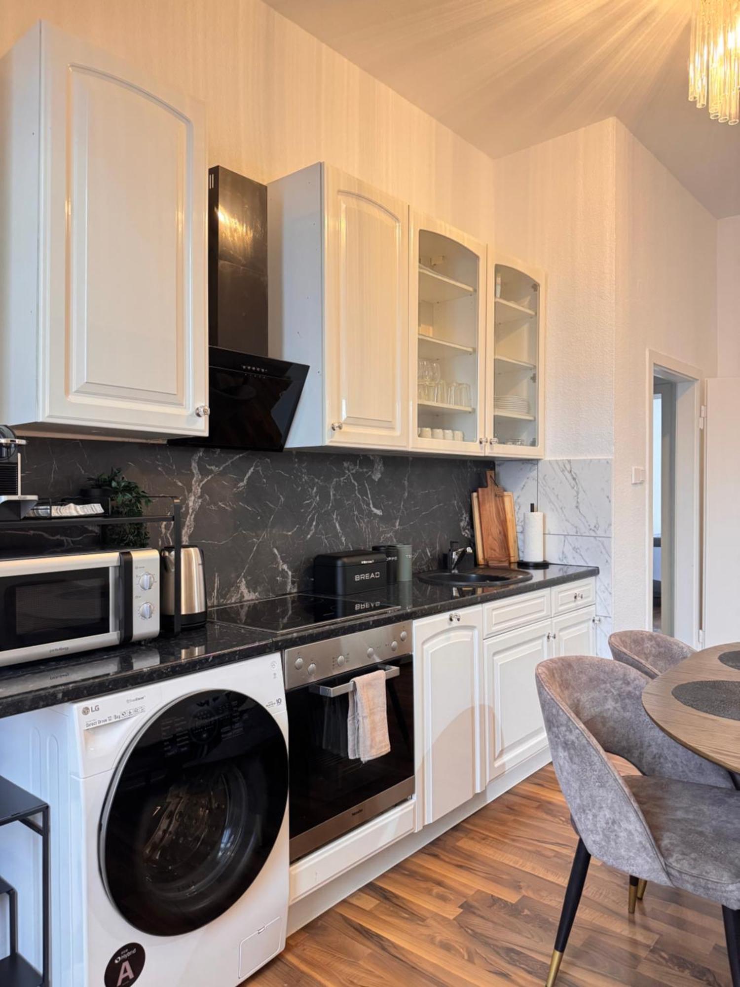 Geraeumiges 3 Raum-city-apartment -ost-2- Apartment